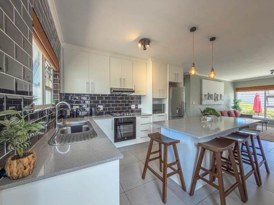 2 Bedroom Property for Sale in Table View Western Cape